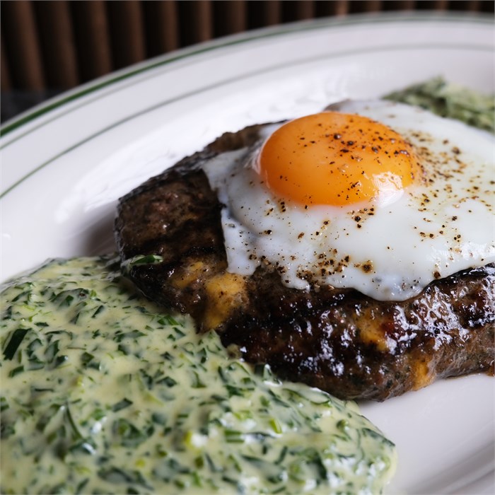 Бифштекс из говядины с глазуньей 34 - фото 288