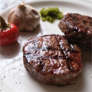 {{photo.Alt || photo.Description || 'Стейк Чураско'}}